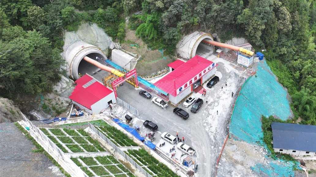 湖北在建最长公路隧道“零开挖”进洞，守护生态底色