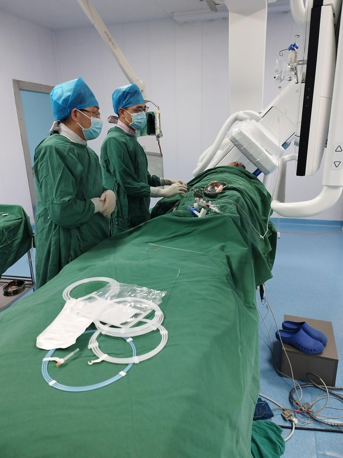 手术中.png