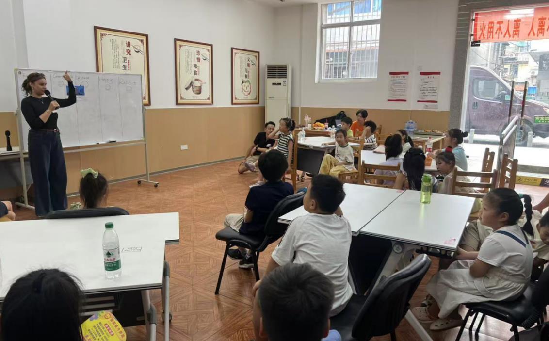 40名青少年沉浸式学英语 当好户部巷小导游