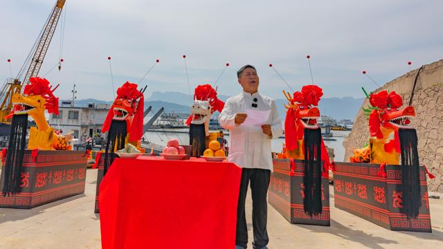 峡江迎吉水，古俗焕新颜，秭归开展龙舟吉水仪式迎端午