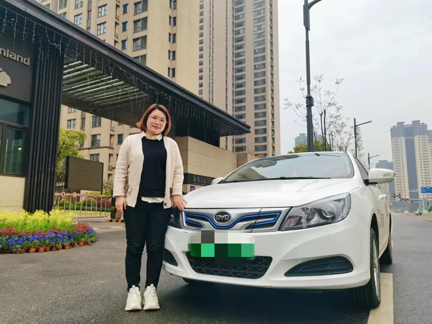 乘客突发疾病,滴滴女司机求助过路救护车紧急送医