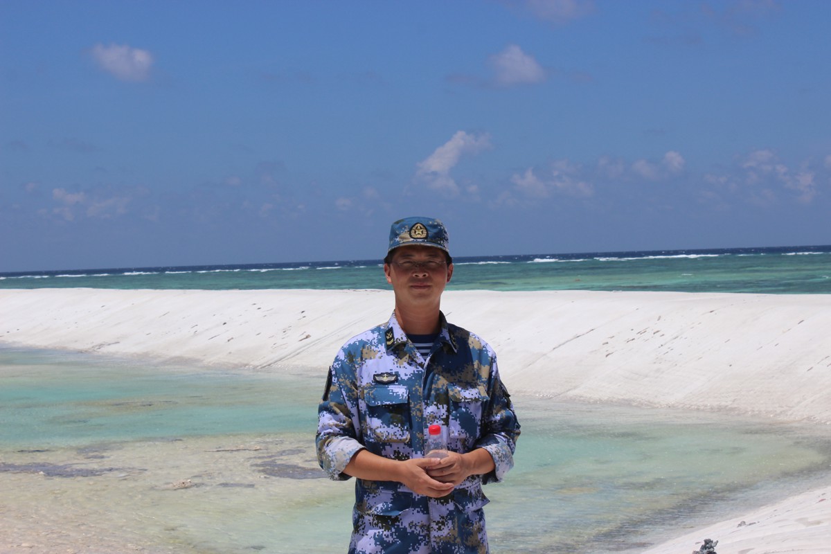 图1-严海鸥在部队服役时的留影.jpg 图1-严海鸥在部队服役时的留影.jpg