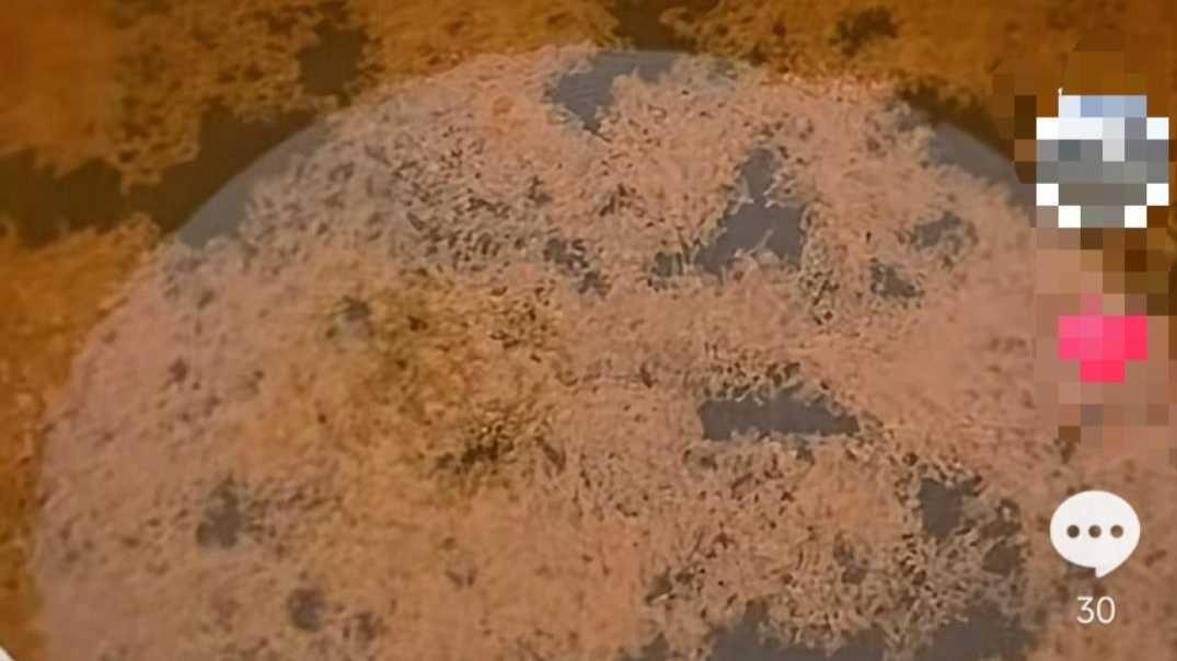 游客吐槽呼伦贝尔一景区厕所洗手池用水呈黄色，担心水质不佳，景区：气温低至-30℃，自来水管无法供水，抽井水存桶供厕所使用