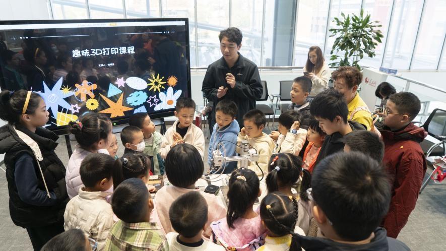 “三维造物师”课堂。人民网张志强 摄