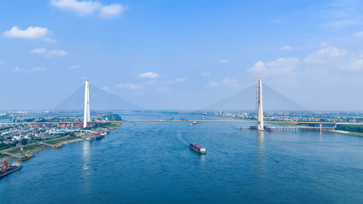 枝江长江大桥两岸合龙.jpg