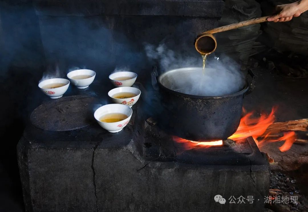 中国最慷慨的县城，千年免费喝茶 | 极目新闻