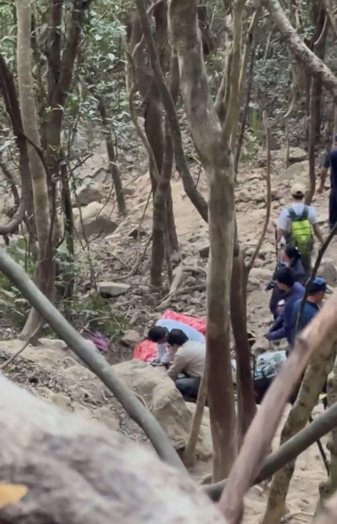 深圳野景点望郎归发生悲剧，男子山间摔倒不幸身亡