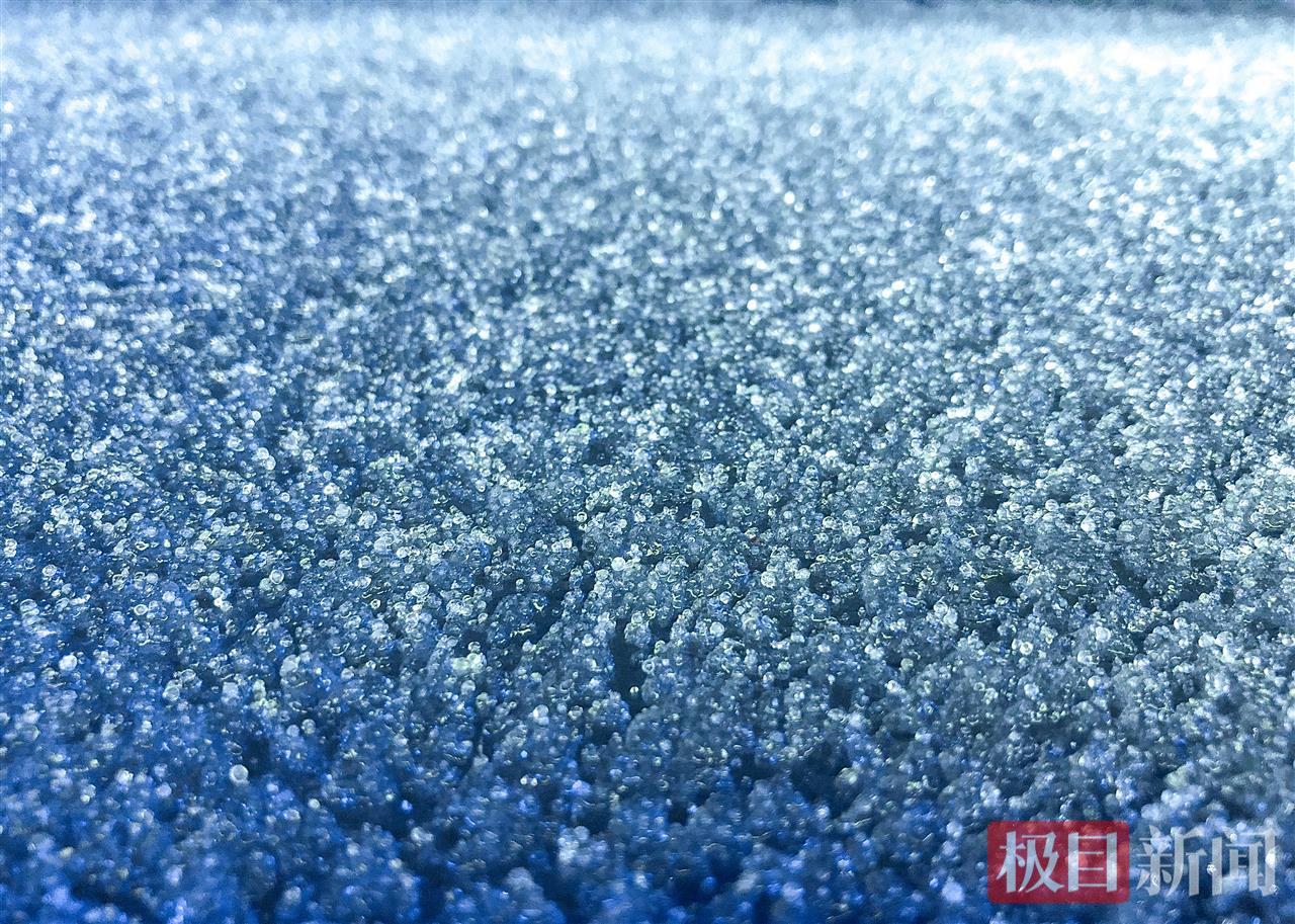 1月19日18时许，湖北省荆州市荆州区下起了冻雨冰雪。（极目新闻记者 黄志刚 摄）.JPG