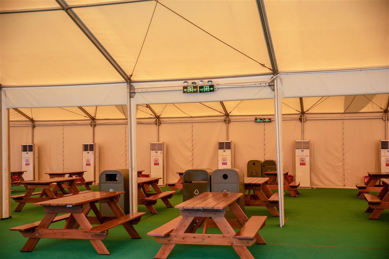 游客2.jpg 游客2.jpg