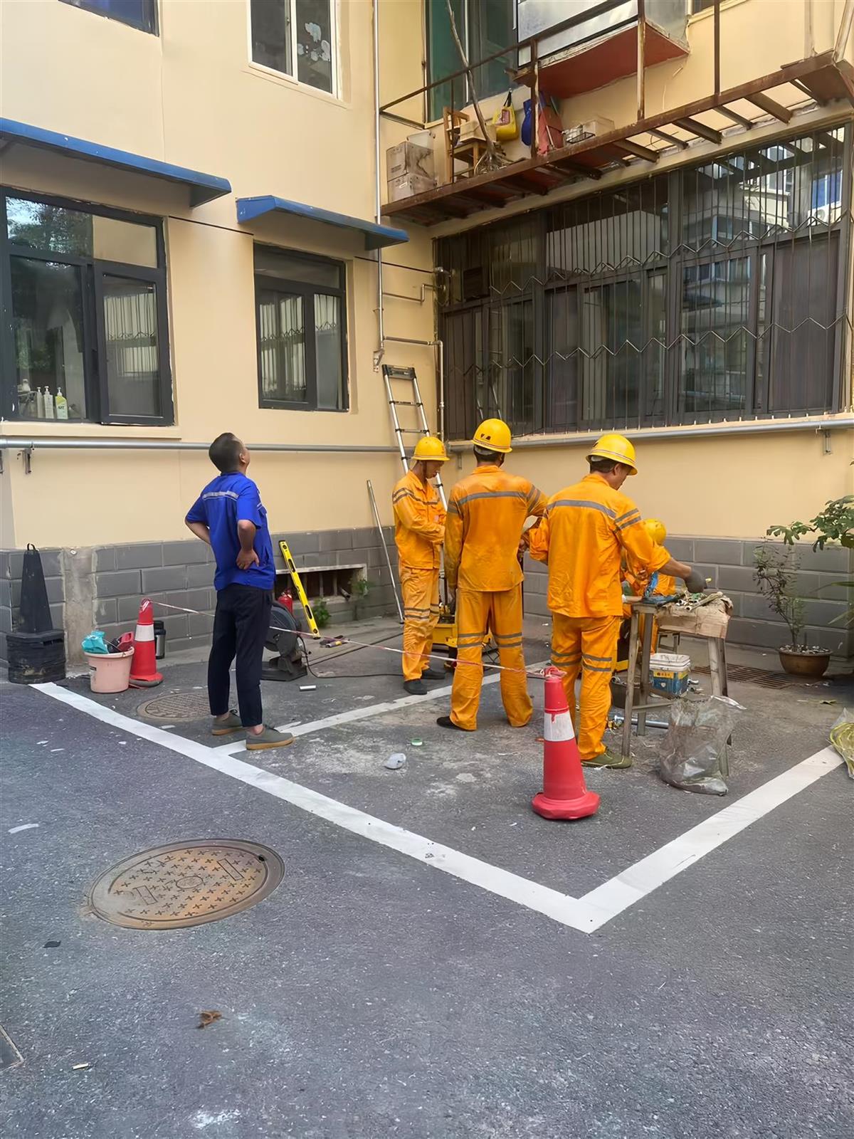 重新铺设楼栋外部供气立管 (1).jpg