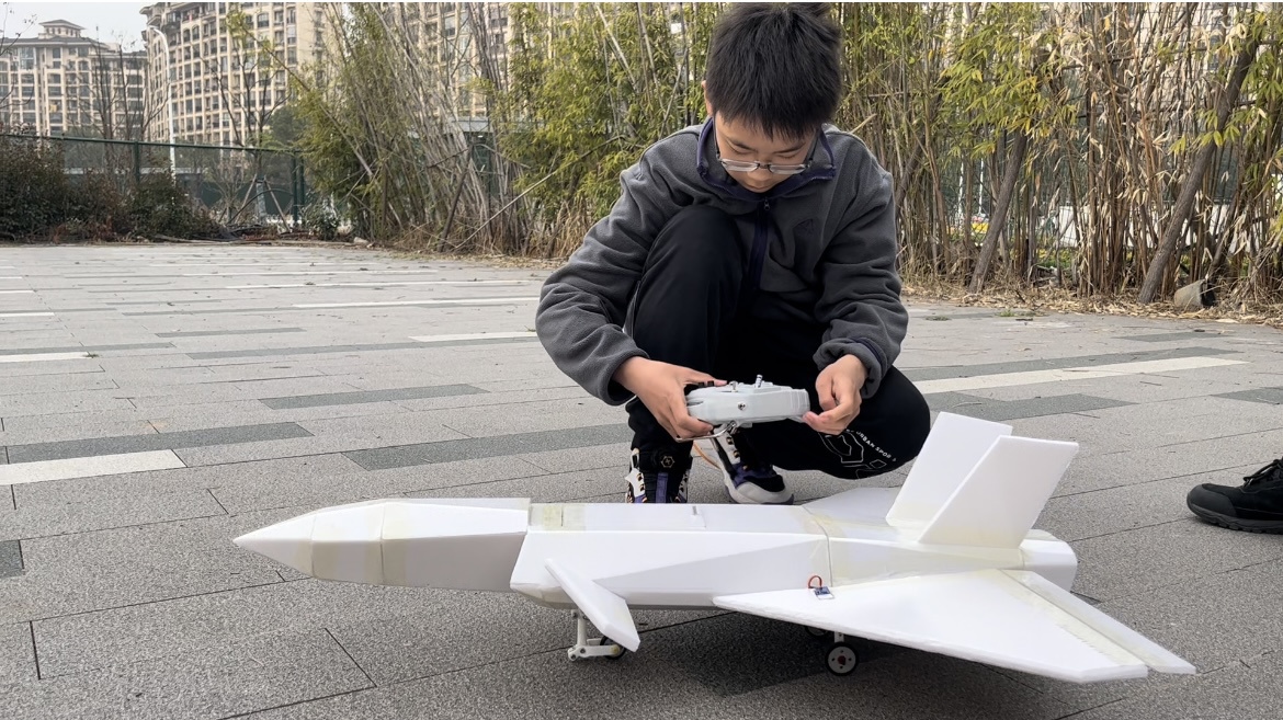 调试战机.jpg 调试战机.jpg