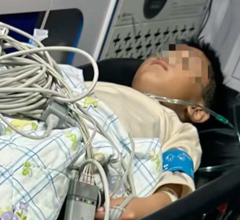 火锅燃料误喝事件，7岁男孩脱离生命危险，爷爷心情好转