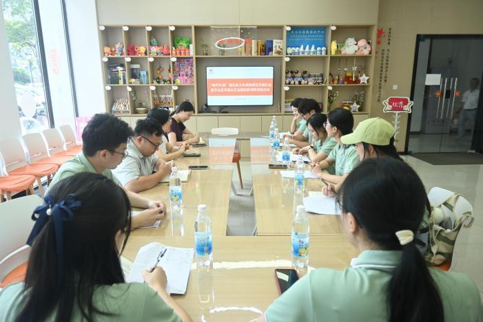座谈会现场.jpg 座谈会现场.jpg