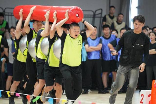 平均年龄36岁的最年轻警队，今天挂牌成立一周年