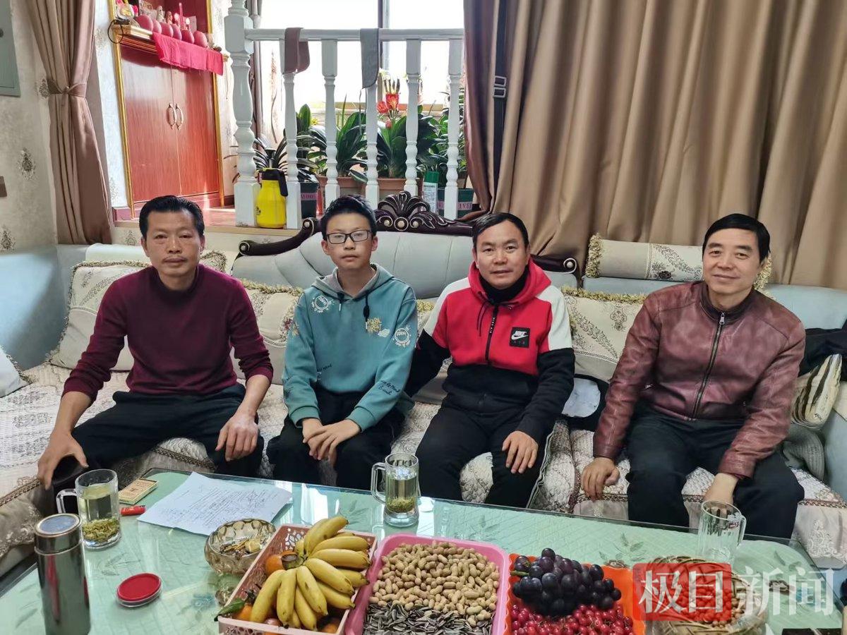 黄鹏家家访.jpg