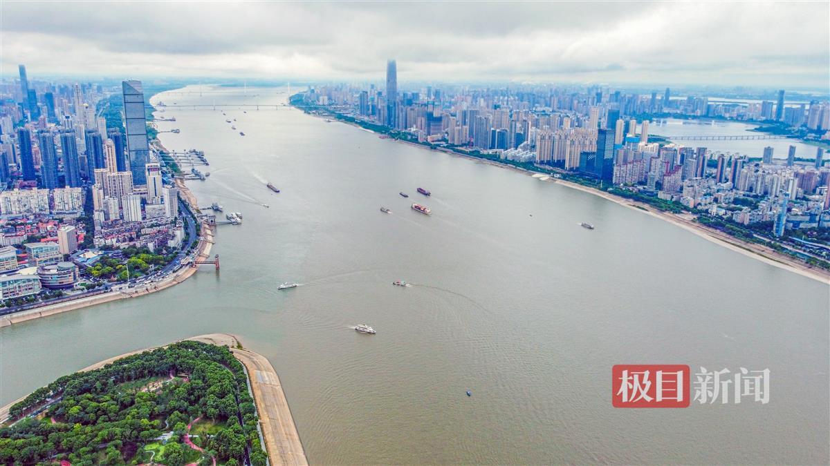 长空如洗,大江大湖大武汉美景一览无余 | 极目新闻