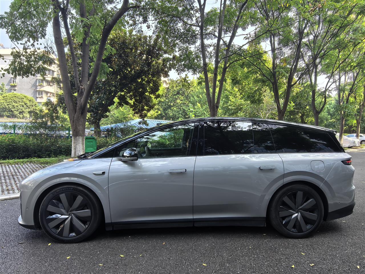 侧面.jpg 侧面.jpg