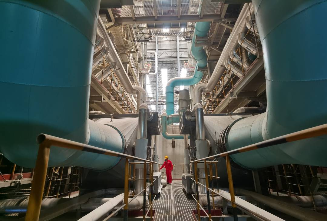 探访四川宜宾生活垃圾焚烧发电厂:三台焚烧炉24小时全力运行,用技术