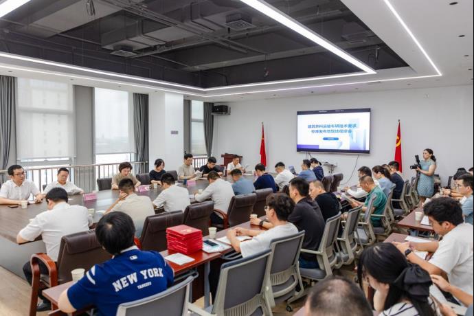 武汉市发布新能源车运输建筑弃料新标准