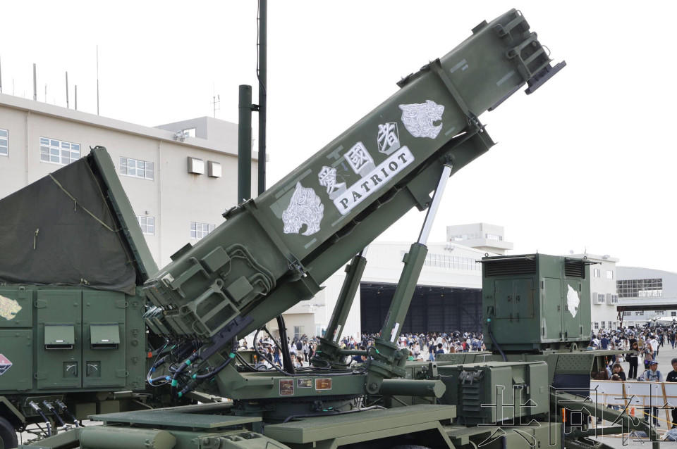 高市叫嚣“存亡危机事态”，日本欲将西南诸岛要塞化| 极目新闻