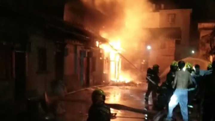 极目调查丨房屋烧毁三年，安置落空：玉溪老街16户居民的“重建”困局