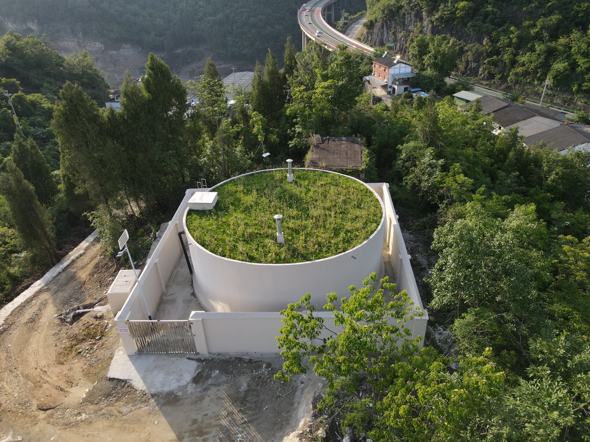 新建的标准化蓄水池1.jpg