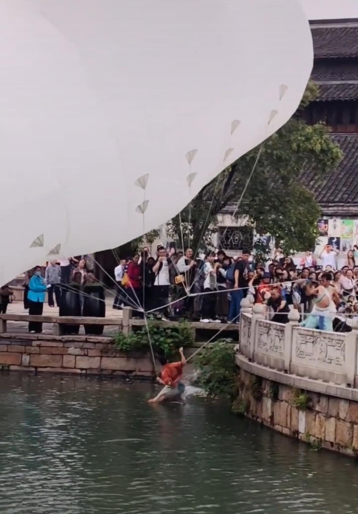 视频截图.jpg 视频截图.jpg