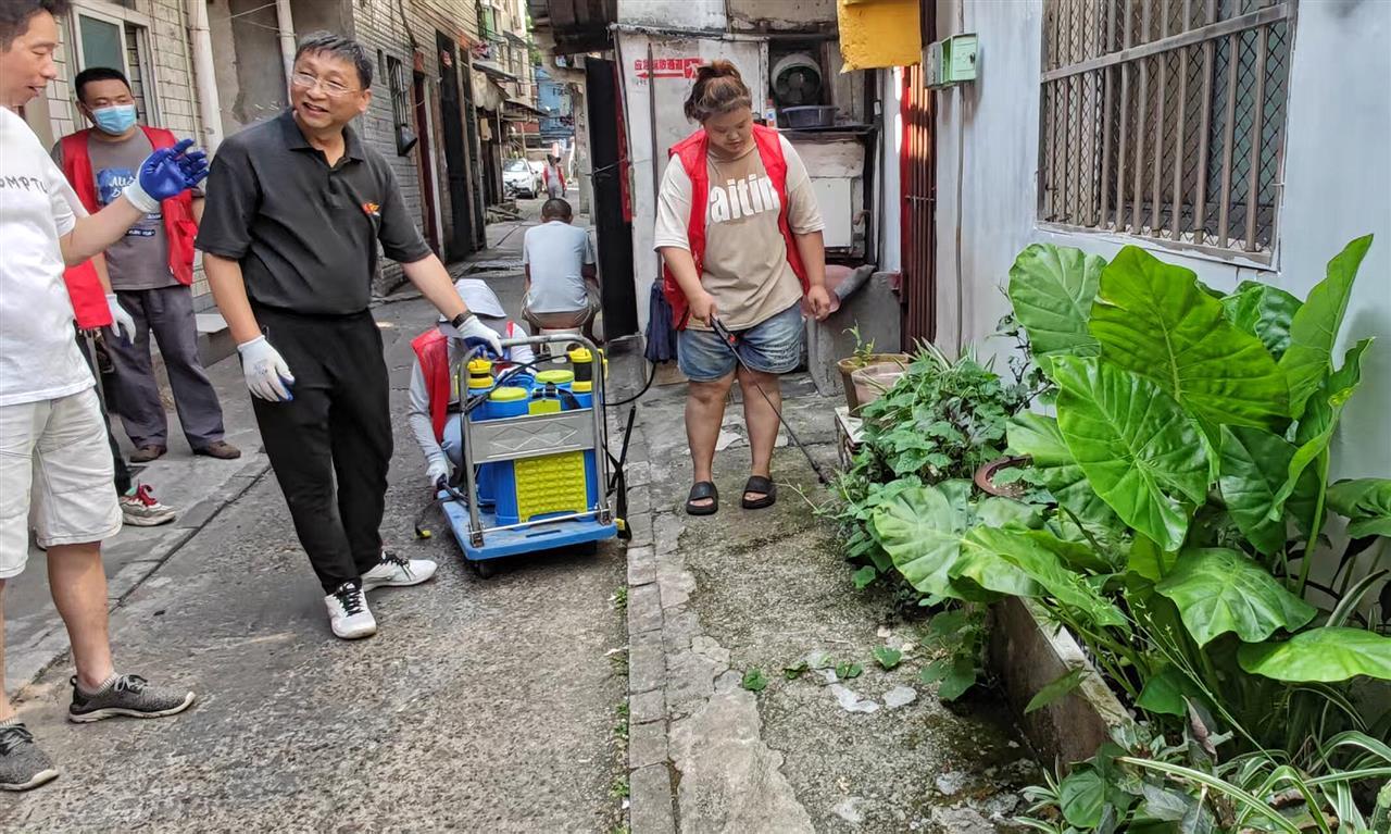 硚口区荣华街道——社区消杀1.jpg