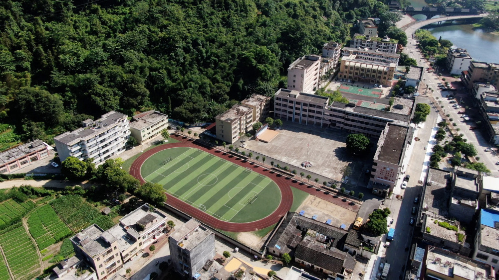 15年坚守，她让山区学校响起瑶鼓与歌声 | 极目新闻