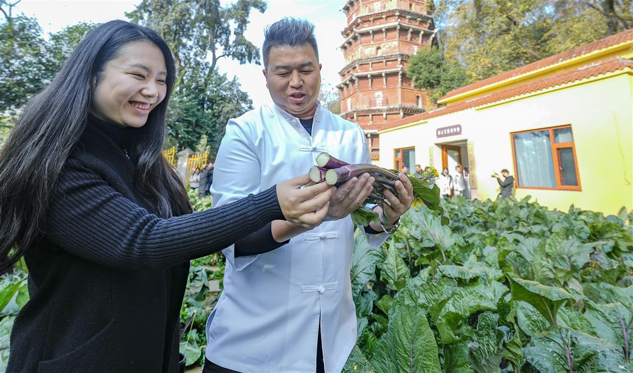 lh25121603.jpg lh25121603.jpg