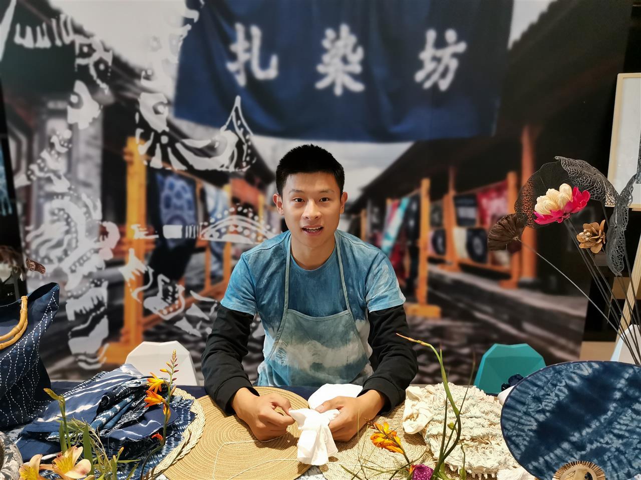 2019年扎染工作坊展演照片.jpg 2019年扎染工作坊展演照片.jpg