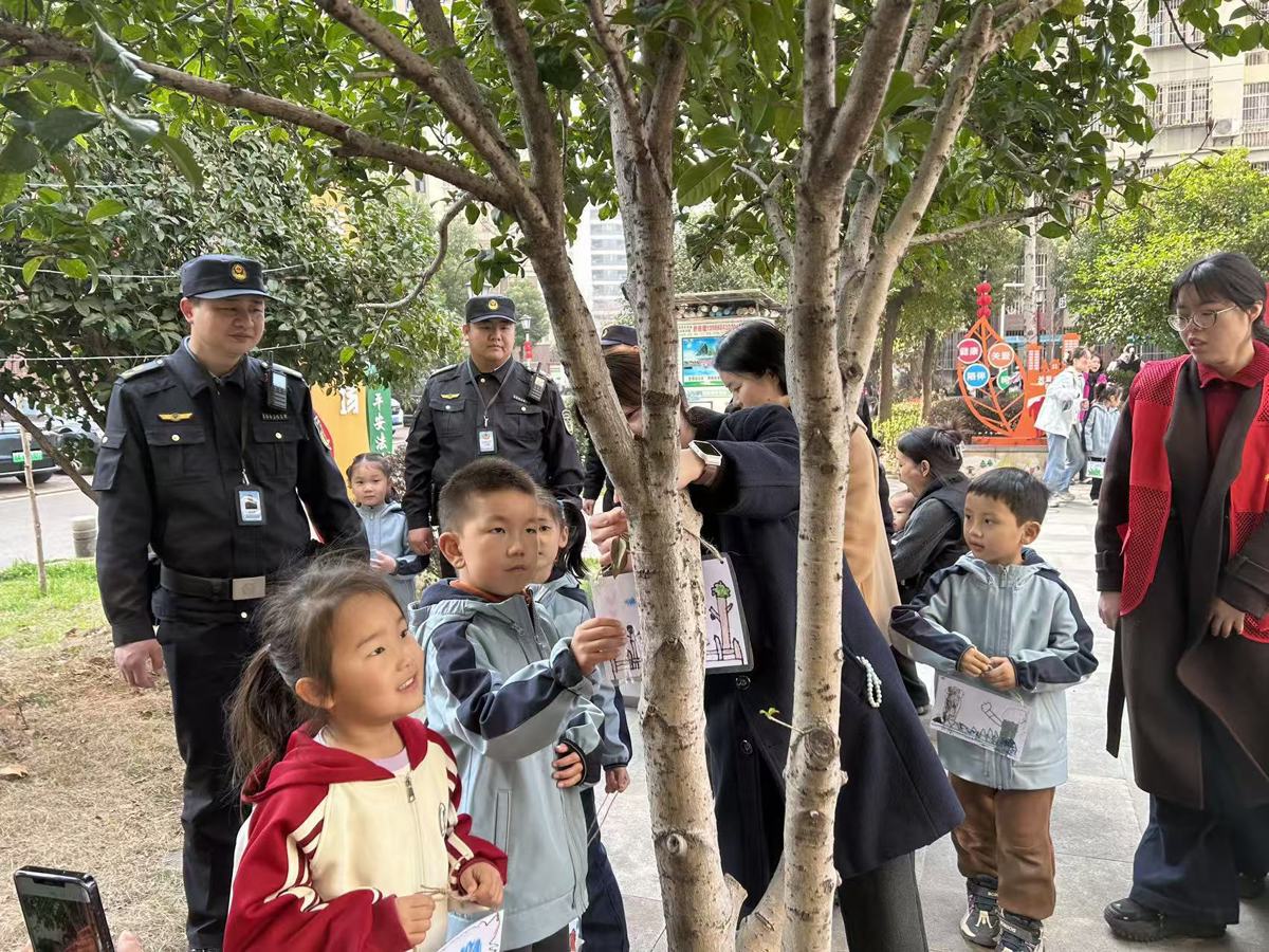 悬挂认领牌.jpg 悬挂认领牌.jpg