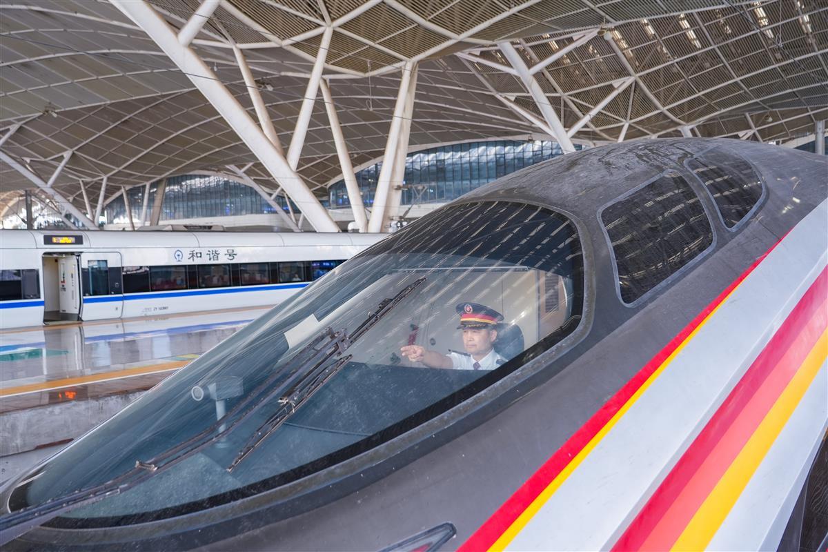 高铁2.jpg
