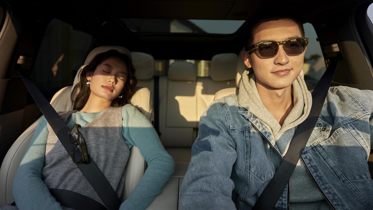 251203_眼镜发布会_KN+final.012.png 251203_眼镜发布会_KN+final.012.png