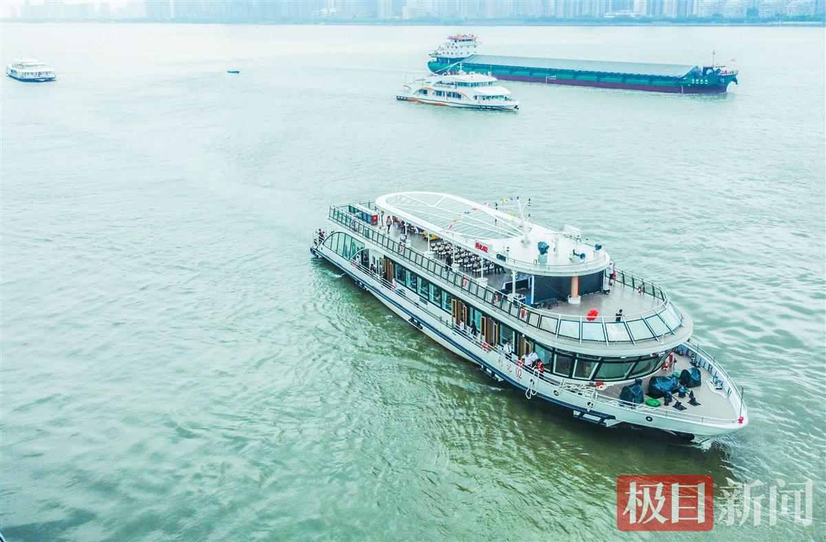 去汉江绿谷的船图片