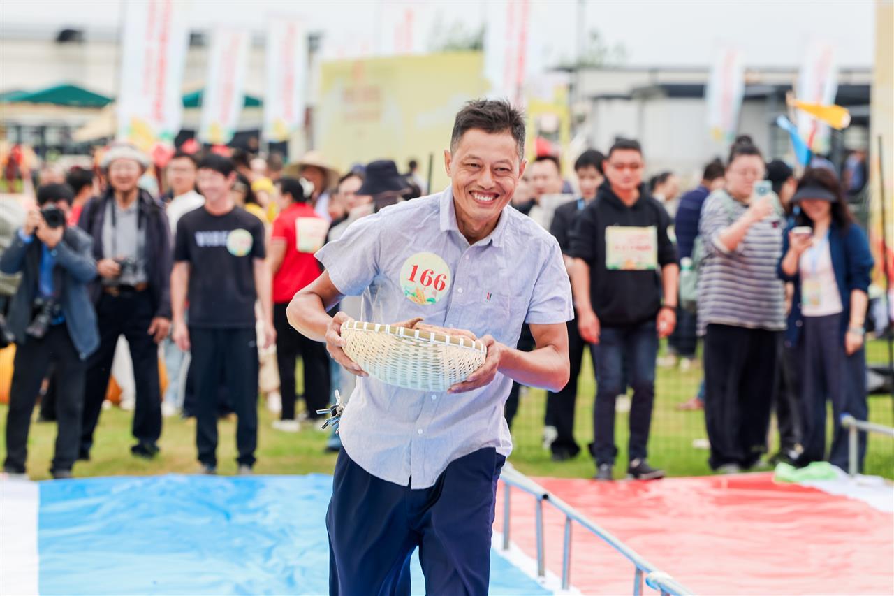 F90D07C308ADAE26E6A3B745E0125467.jpg F90D07C308ADAE26E6A3B745E0125467.jpg