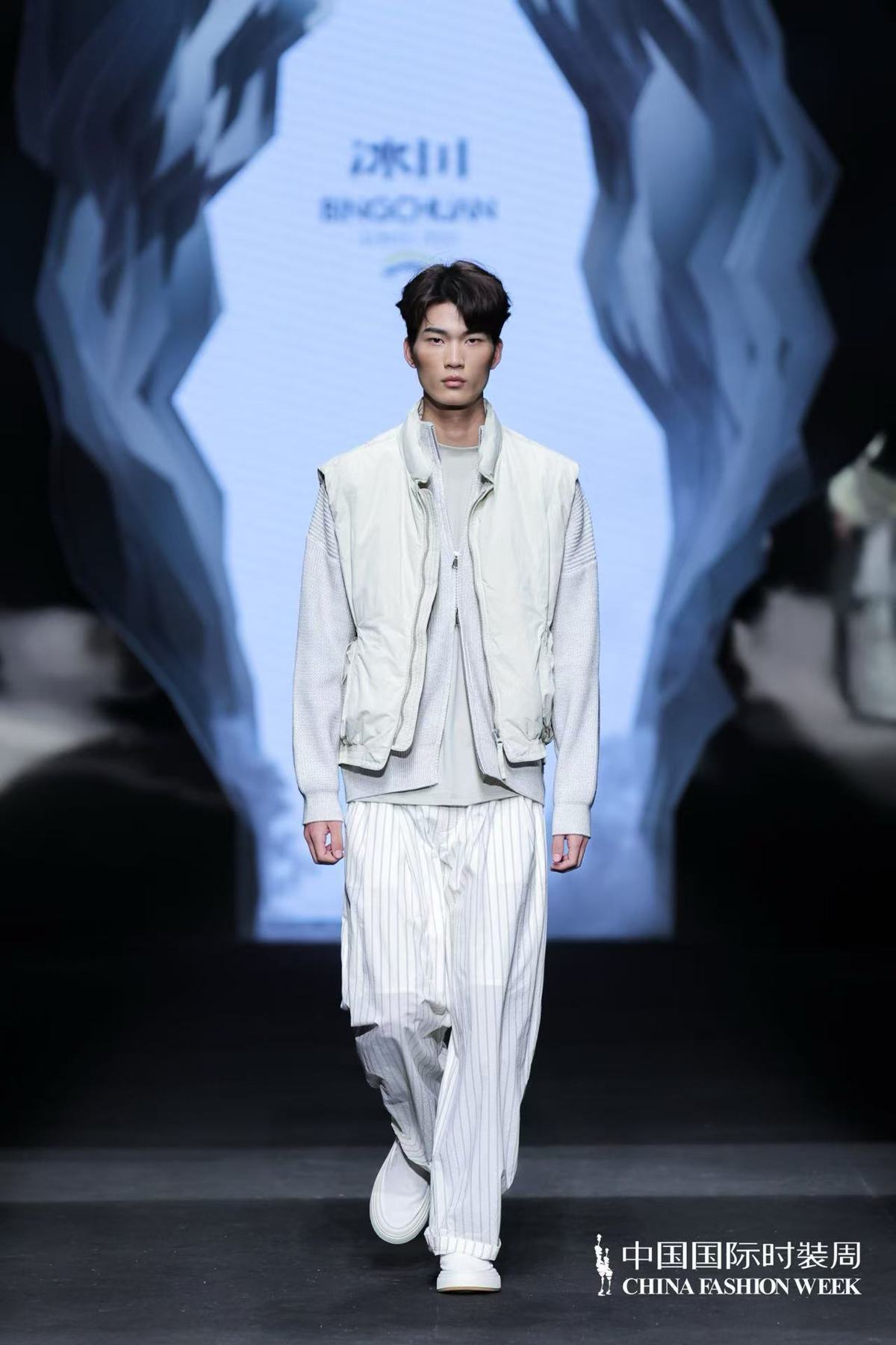 0da64ed36c1d66557fcb7d641a29ba29.jpg 0da64ed36c1d66557fcb7d641a29ba29.jpg