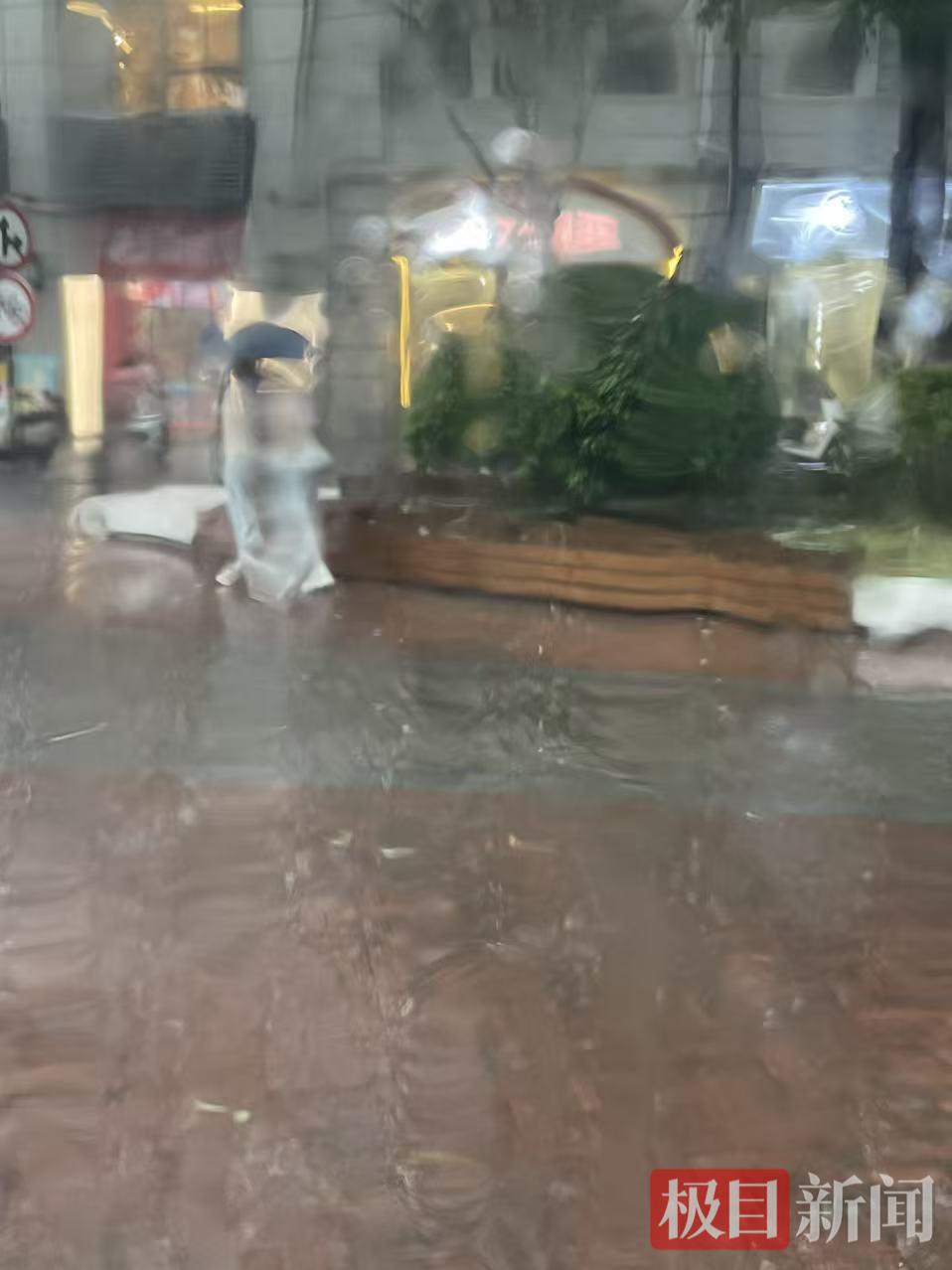 下雨2.jpg 下雨2.jpg