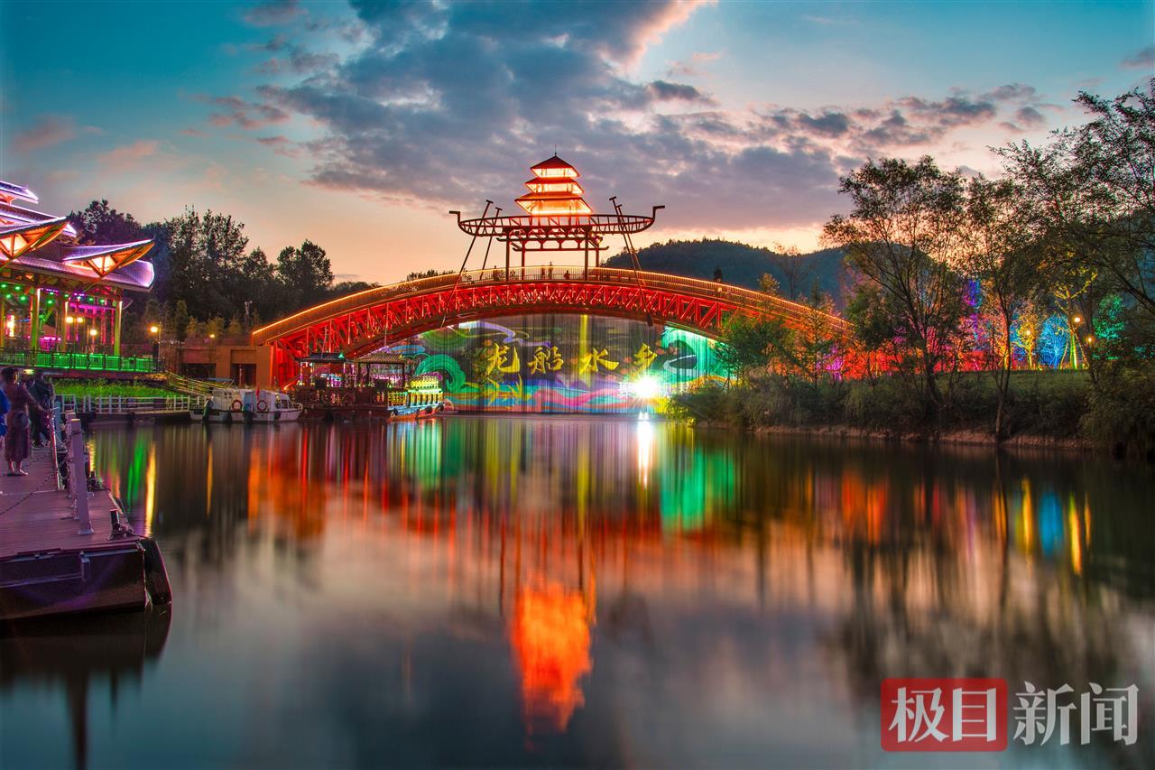 龙船水乡景区梦幻夜游-龙船渡.jpg