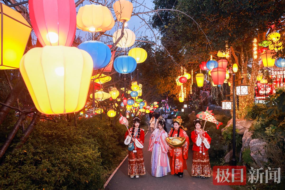 楚风灯影映照汉味年