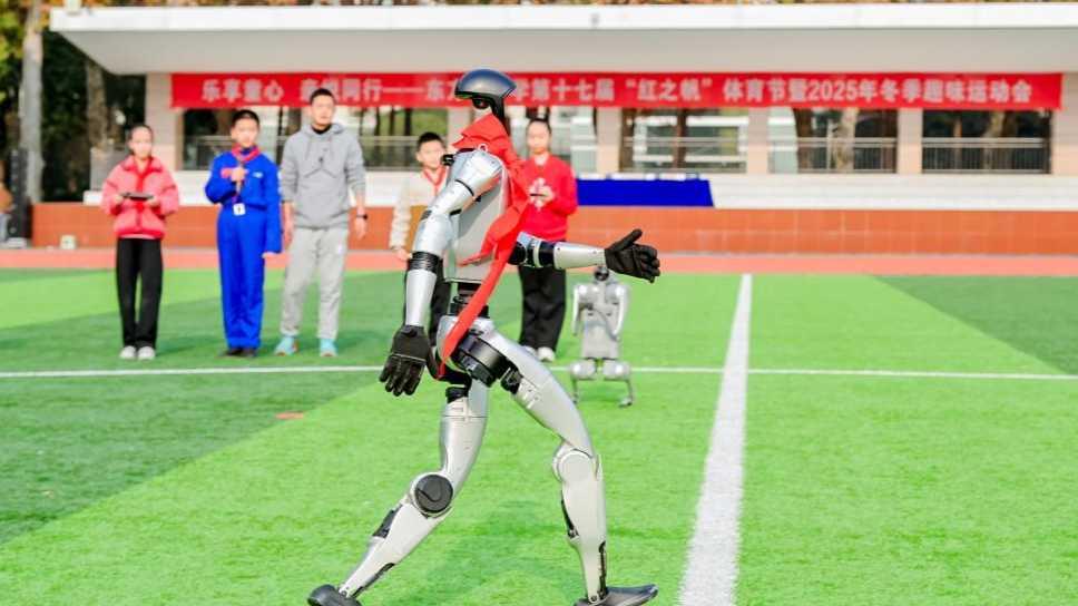 科技开场、文化展演、亲子同赛，这所小学冬季运动会很新潮！