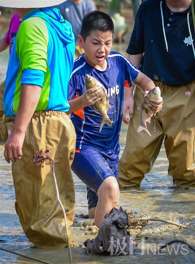 鄉野捕魚節主辦方——海洋村民宿負責人楊文俊介紹,活動就是要藉著