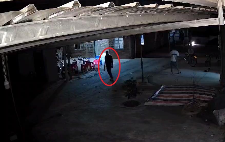 监控视频截图.png 监控视频截图.png