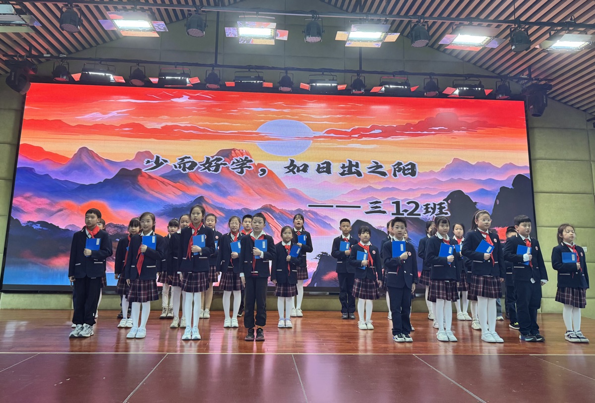 d1af87c92dd51c25803a68e45f1efdb9.jpg d1af87c92dd51c25803a68e45f1efdb9.jpg