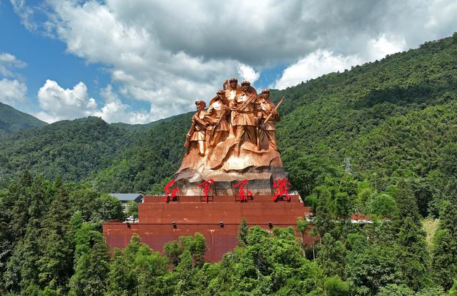 天空之眼瞰井冈山:飞"阅"井冈山 | 极目新闻