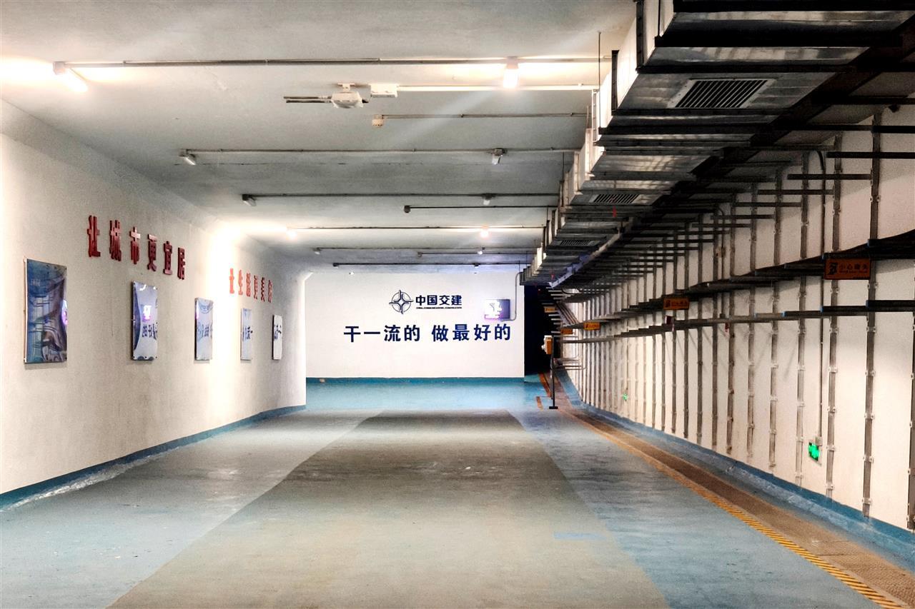 综合管廊内部.jpg 综合管廊内部.jpg