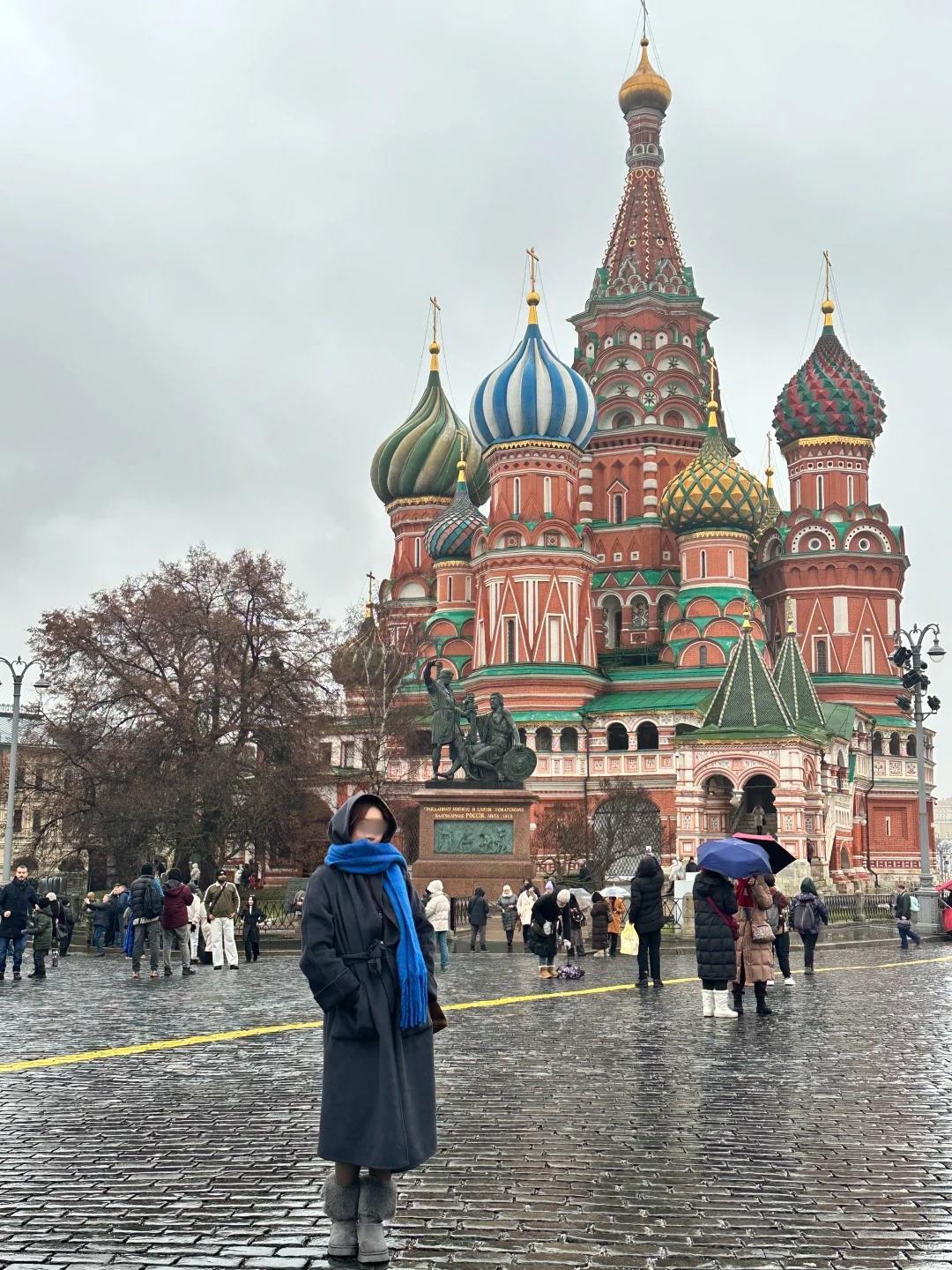 俄罗斯免签政策首批中国游客遭遇网络静默期,携带现金应对支付挑战