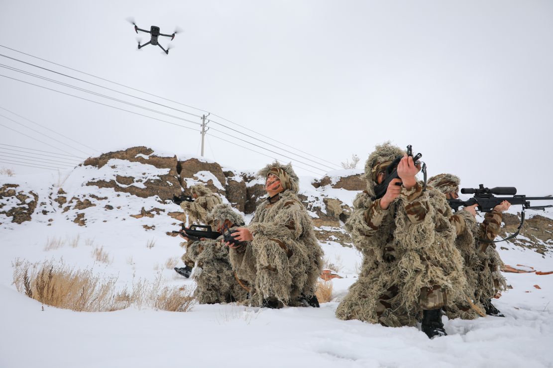 尖刀出鞘:武警新疆总队克拉玛依支队侦察兵实战化训练掠影 | 极目新闻