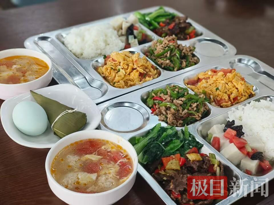 BA26C60A00124FEF0BD2C23661F0DC4F.jpg BA26C60A00124FEF0BD2C23661F0DC4F.jpg