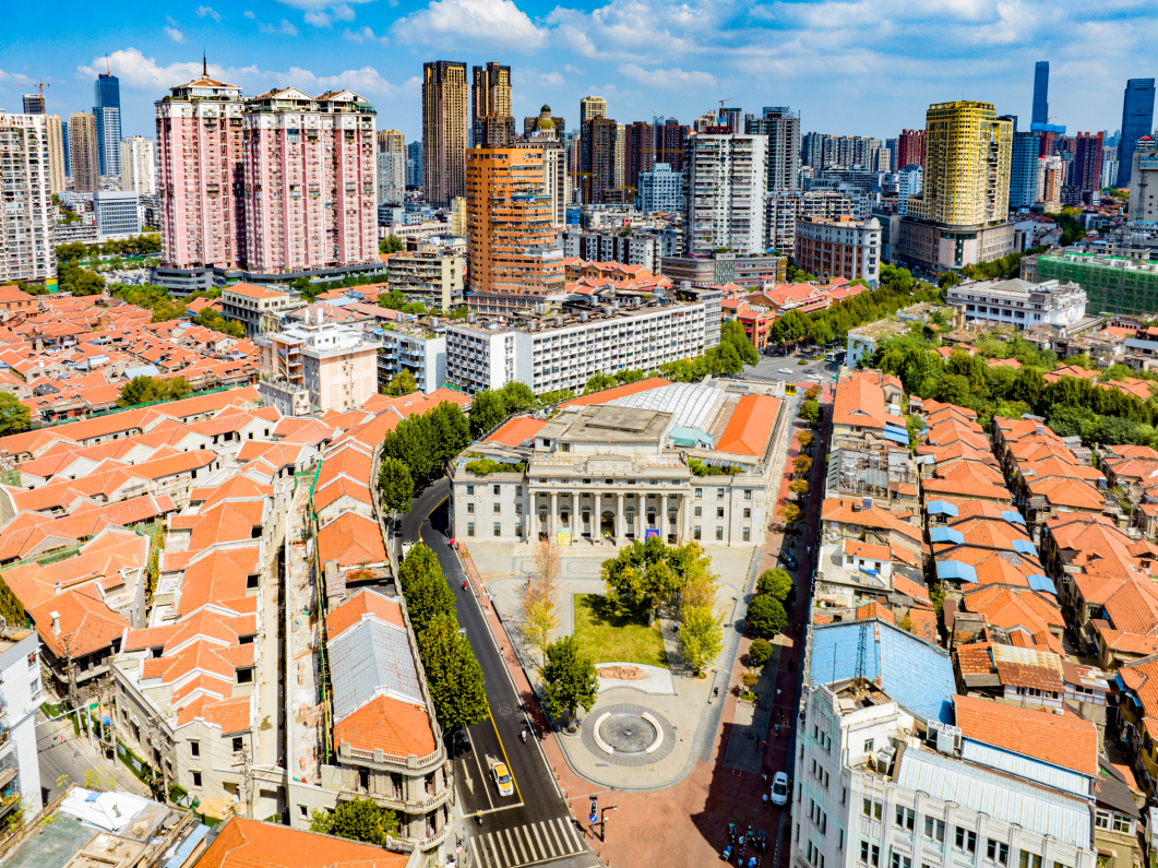 江岸锚定生产性服务业 勇攀产业转型新高峰